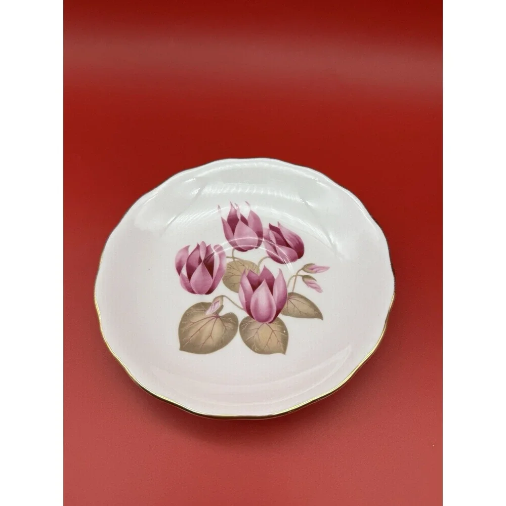 Colclough Corset Pink Tea Cup And Saucer Water Lily Pattern England
